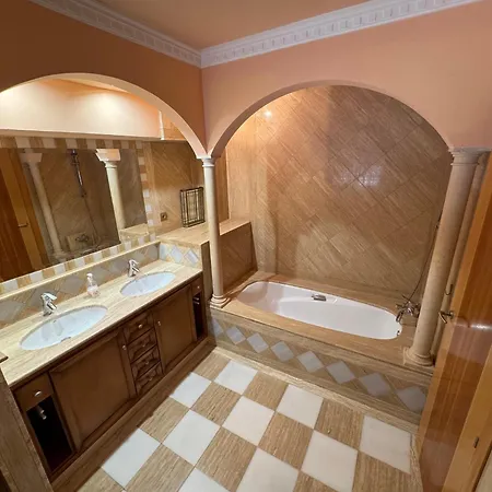 Arte De Aguilas * Málaga